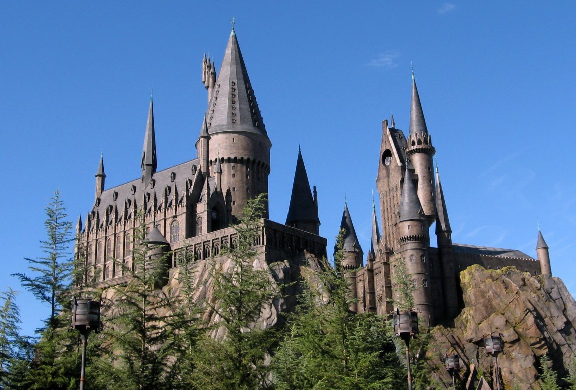 Wizarding_World_of_Harry_Potter_Castle.jpg