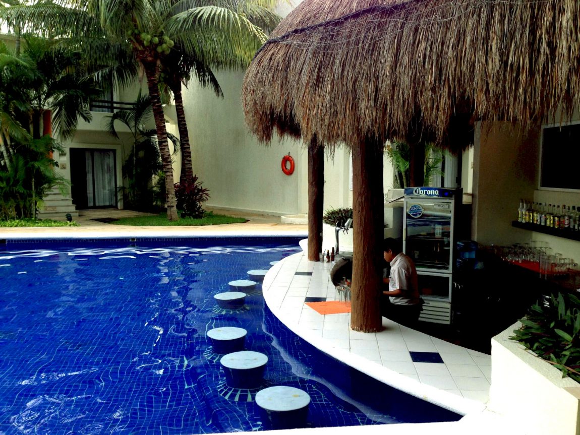 laguna-suites-pool.jpg